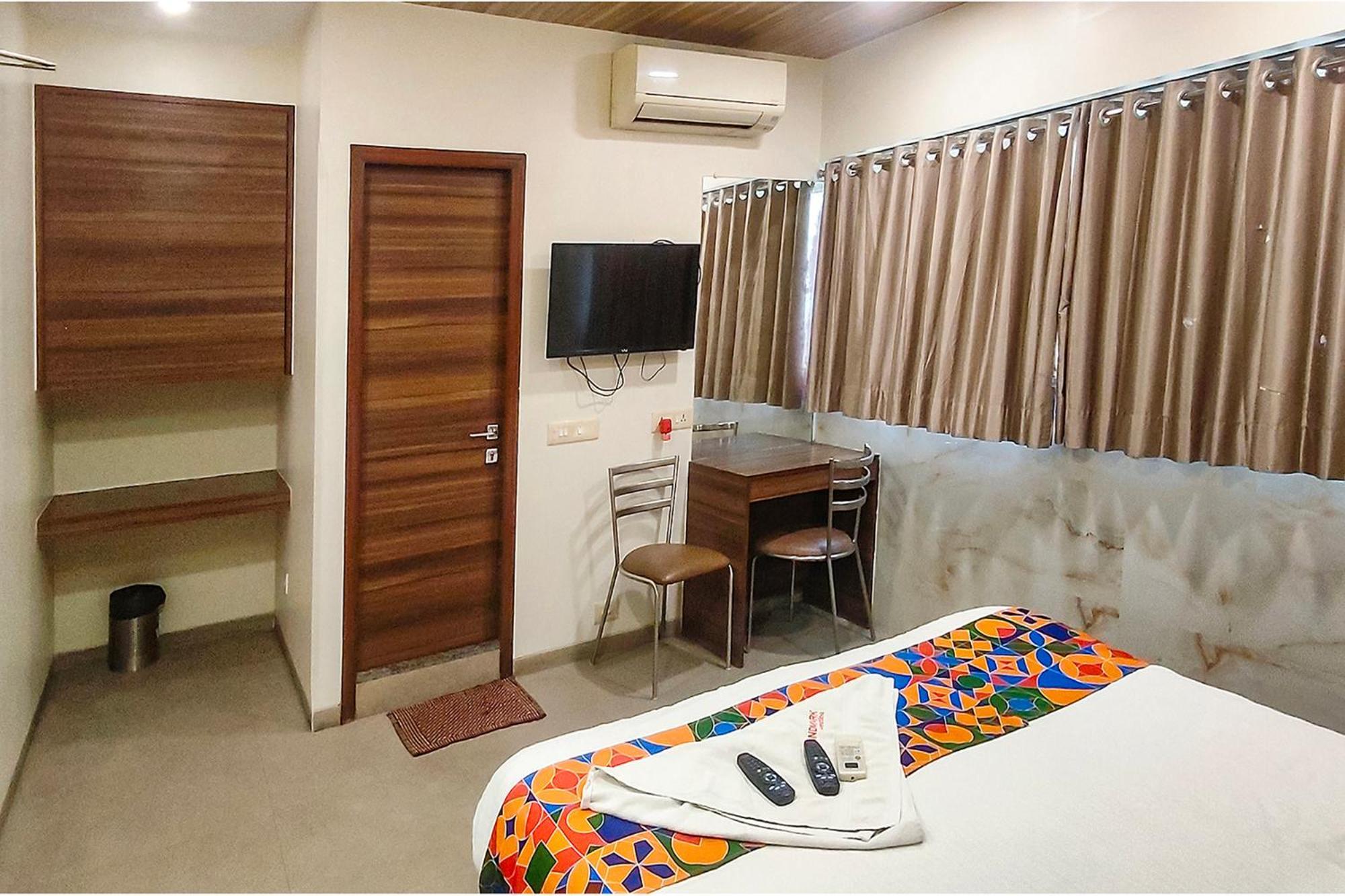 FabHotel Landmark Guestline Vashi Turambhe Exterior foto
